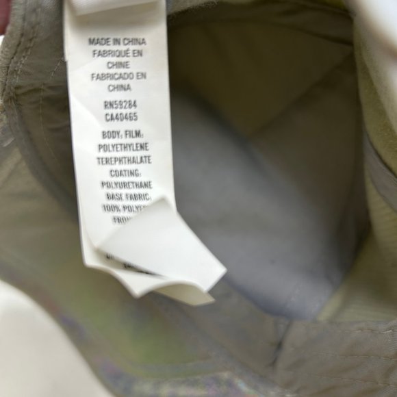 Place Hat OS Silver Holographic Heart Confetti Adjustable Snap Back Trucker - Picture 8 of 8